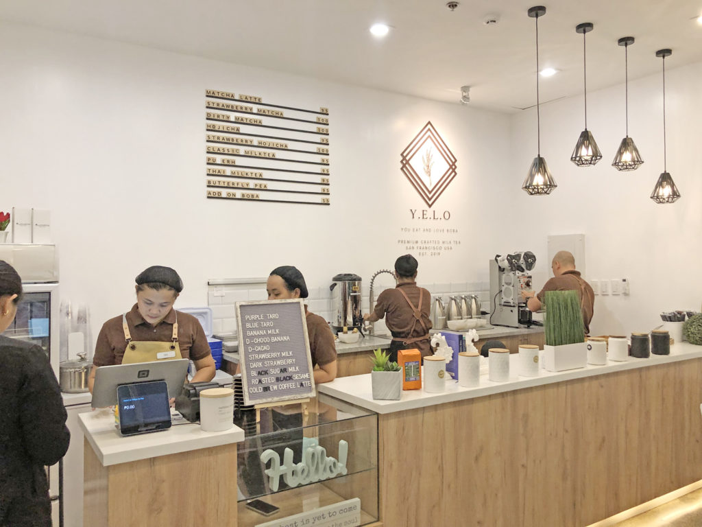 +20 mẫu tranh tường lãng mạn cho quán trà sữa